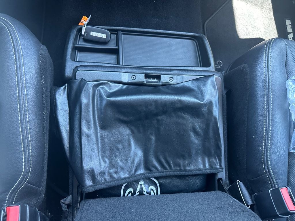 2018 RAM 3500 Laramie Crew Cab 4x4 8' Box