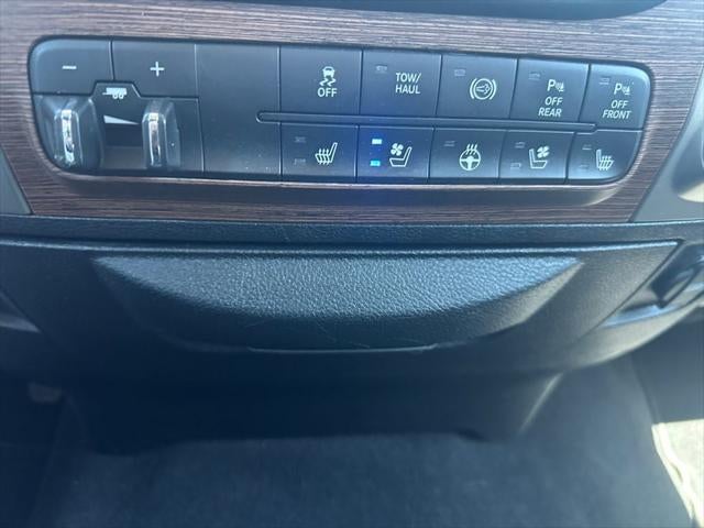 2018 RAM 3500 Laramie Crew Cab 4x4 8' Box