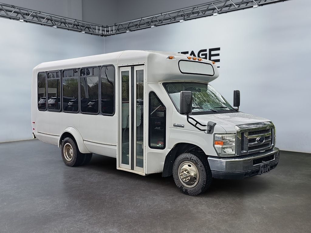 2011 Ford E-350 Cutaway Base