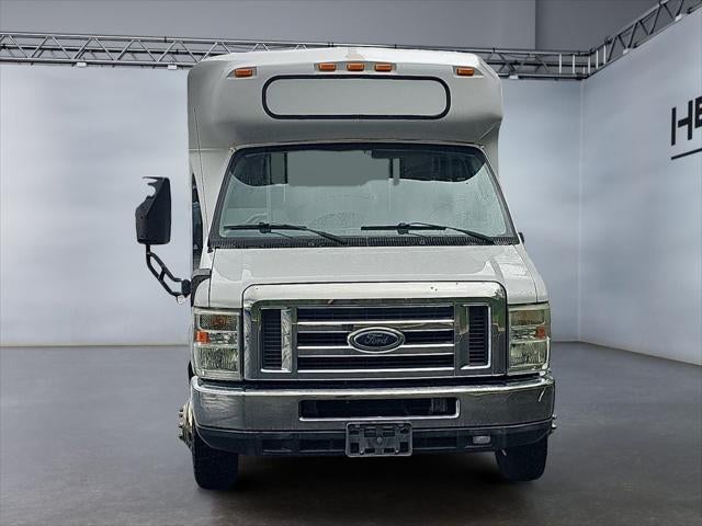 2011 Ford E-350 Cutaway Base