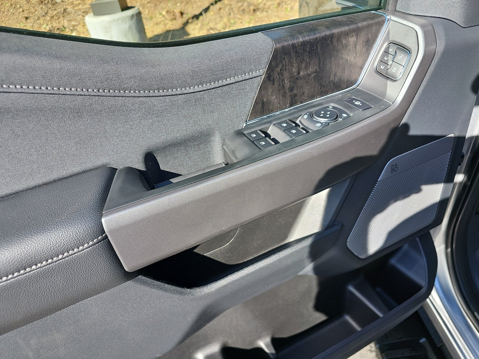 2027 Ford F-350 LARIAT