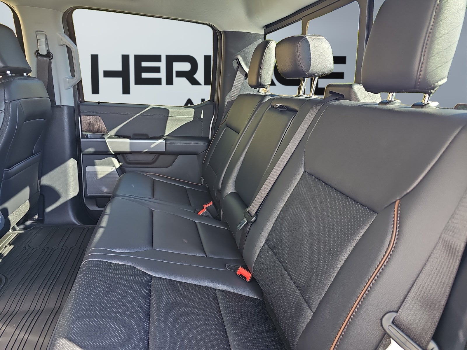 2027 Ford F-350 LARIAT