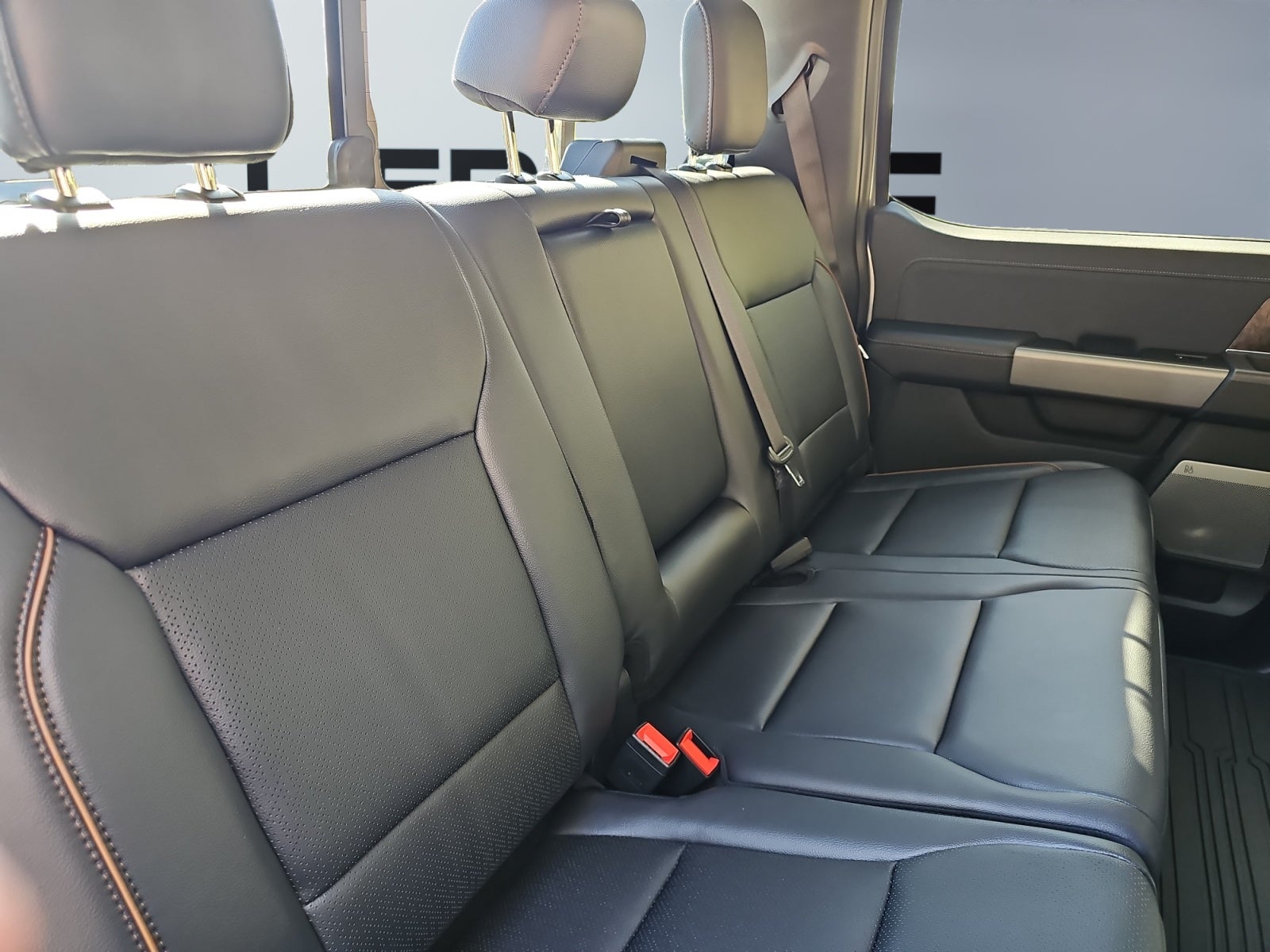 2027 Ford F-350 LARIAT