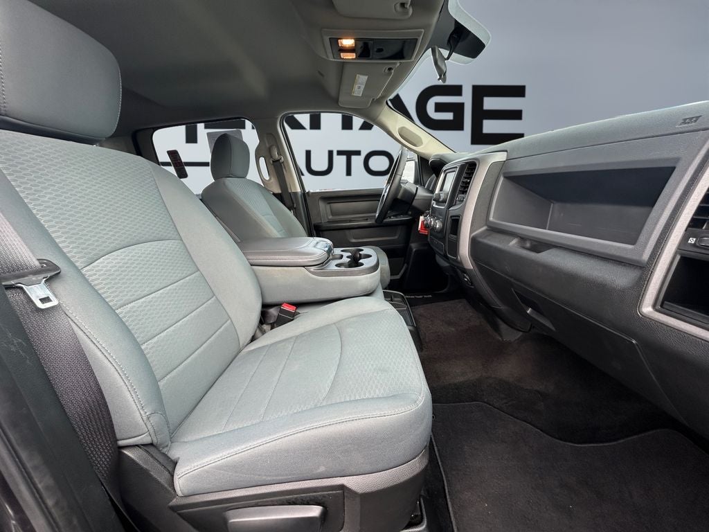 2017 RAM 1500 Express Crew Cab 4x4 5'7' Box