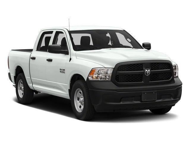 2017 RAM 1500 Express Crew Cab 4x4 5'7' Box