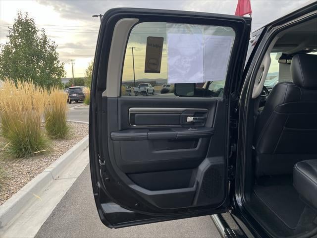 2017 RAM 1500 Night Crew Cab 4x4 5'7' Box