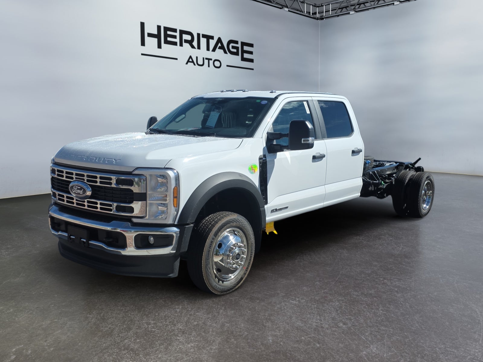 2027 Ford F-550 XL 4WD Crew Cab 203" WB 84" CA