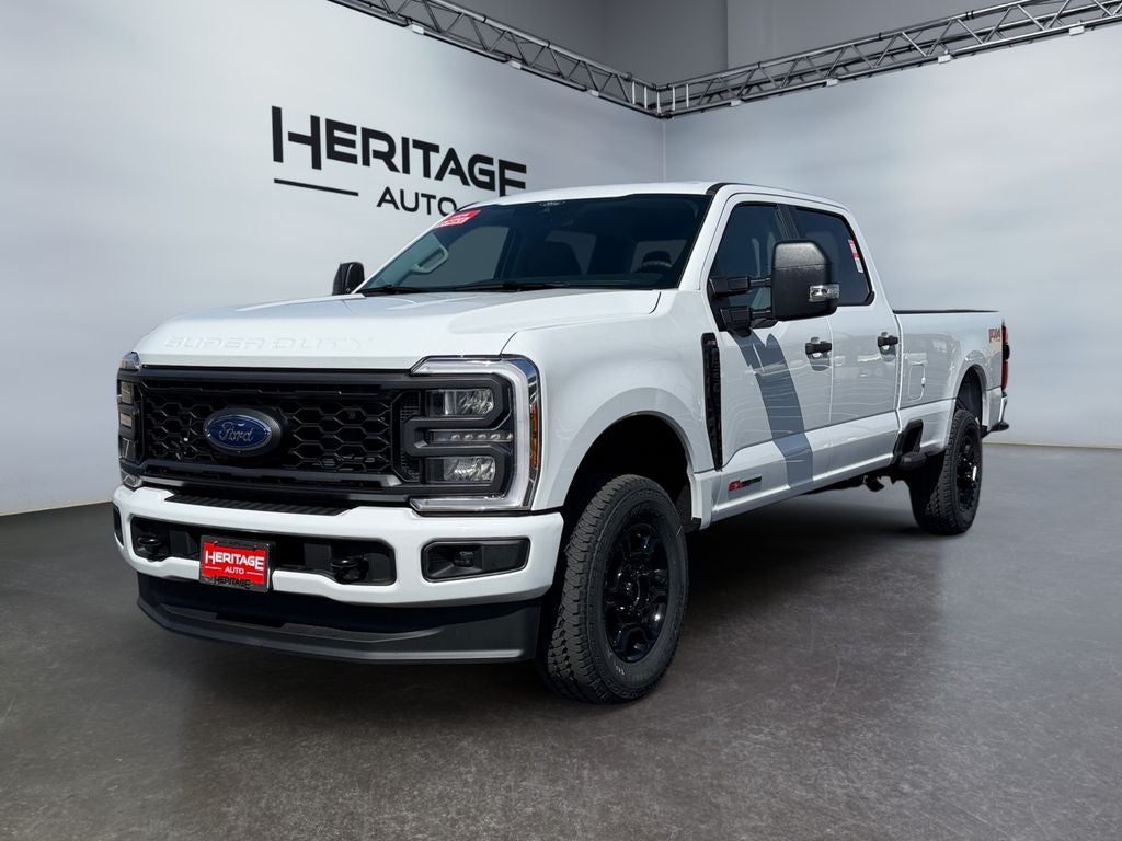 2026 Ford F-350 XL 4WD Crew Cab 8' Box