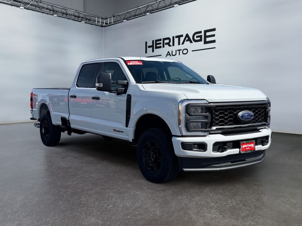 2026 Ford F-350 XL 4WD Crew Cab 8' Box