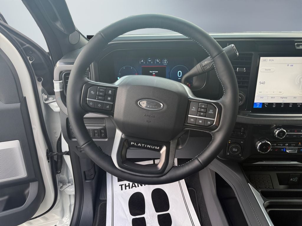 2026 Ford F-350 Platinum 4WD Crew Cab 8' Box