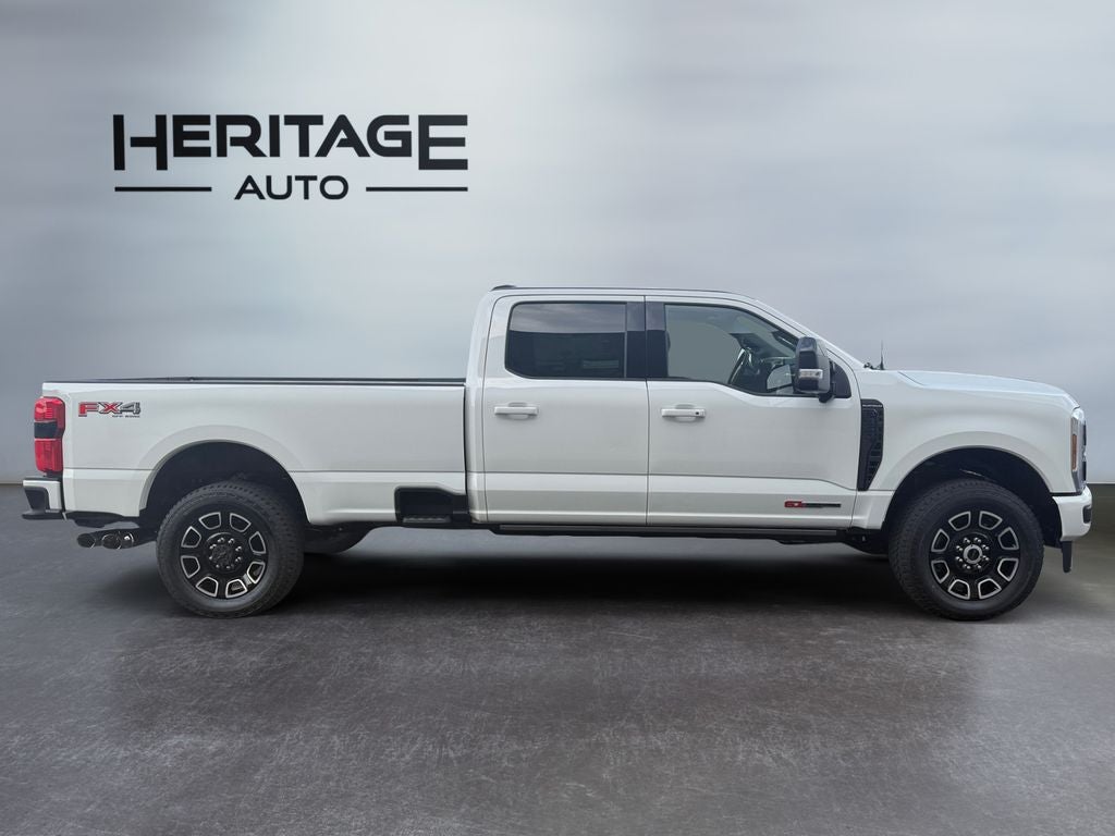 2026 Ford F-350 Platinum 4WD Crew Cab 8' Box