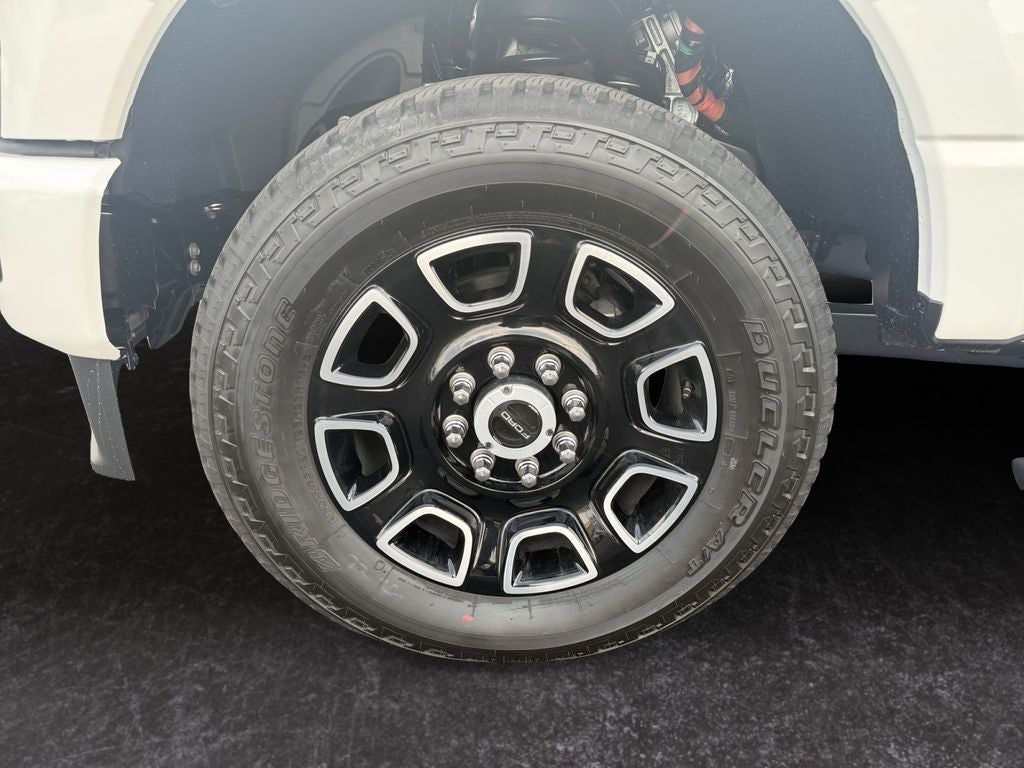 2026 Ford F-350 Platinum 4WD Crew Cab 8' Box