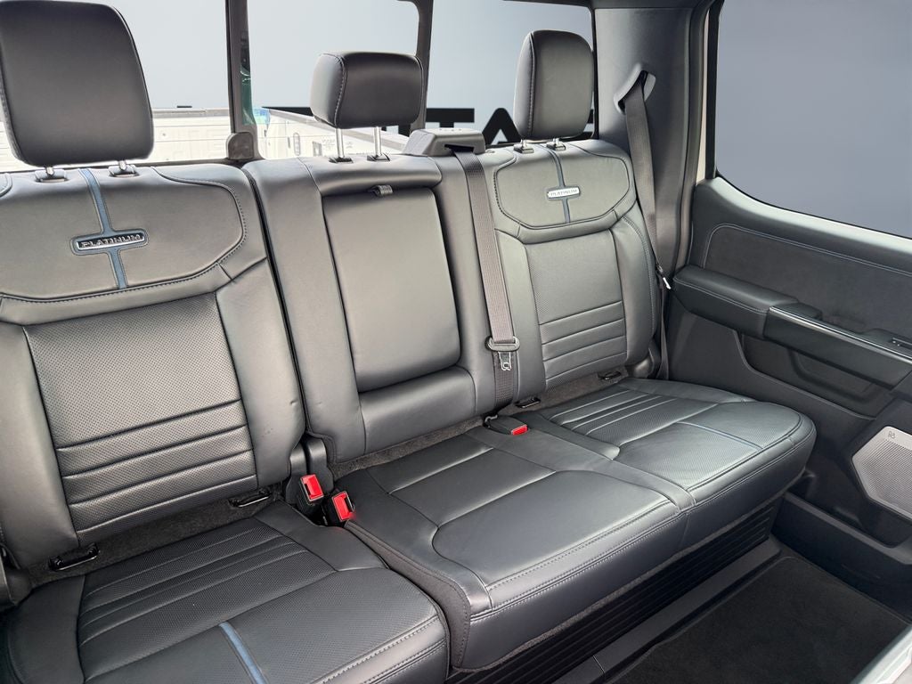 2026 Ford F-350 Platinum 4WD Crew Cab 8' Box