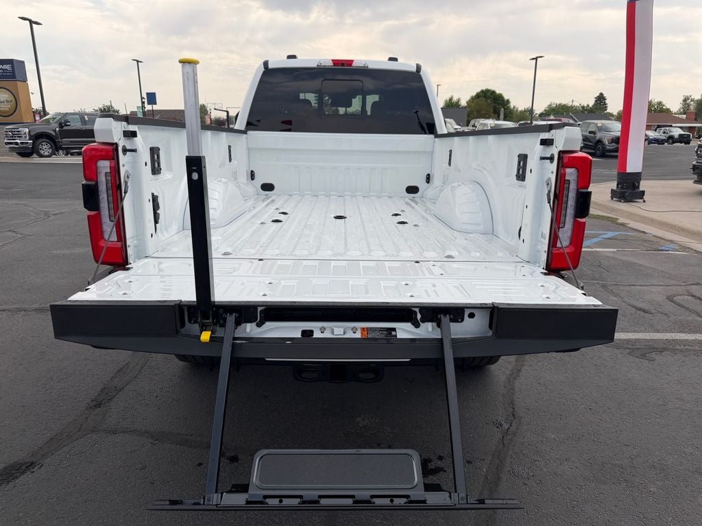 2026 Ford F-350 Platinum 4WD Crew Cab 8' Box