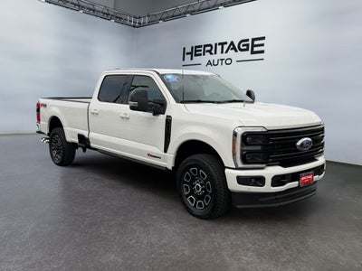 2026 Ford F-350 Platinum 4WD Crew Cab 8' Box