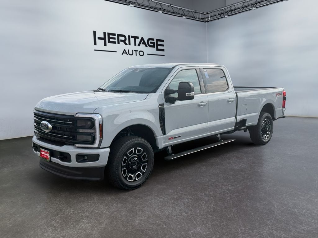 2026 Ford F-350 Platinum 4WD Crew Cab 8' Box