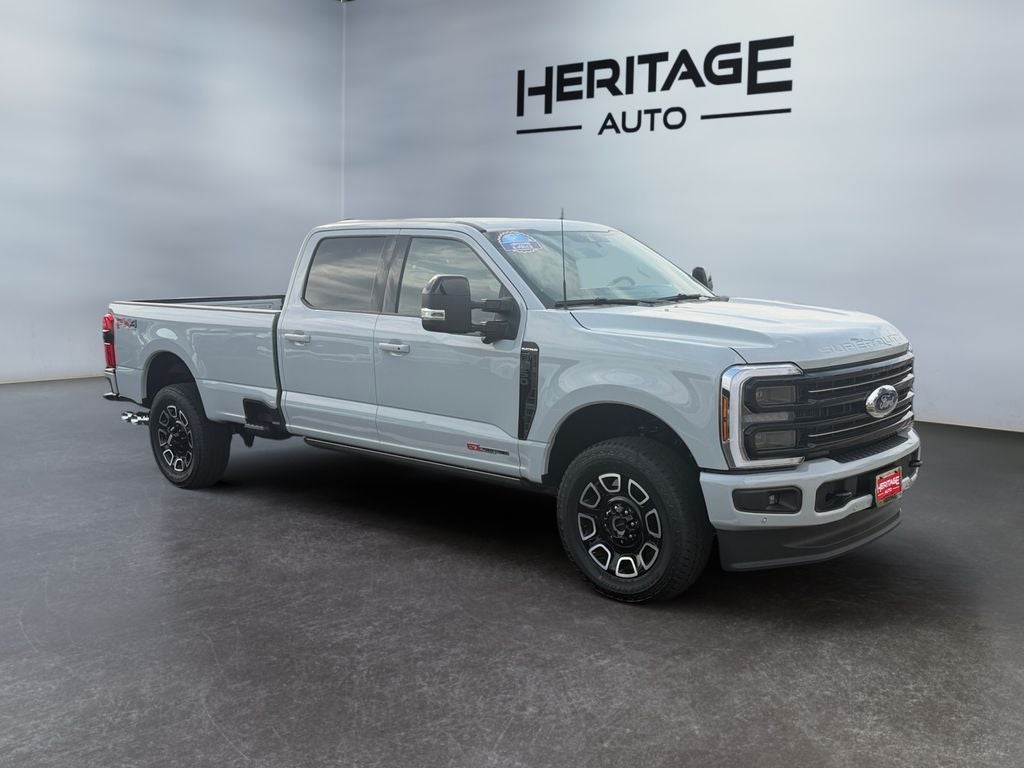 2026 Ford F-350 Platinum 4WD Crew Cab 8' Box