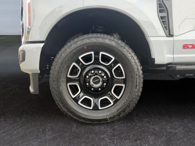 2026 Ford F-350 Platinum 4WD Crew Cab 8' Box