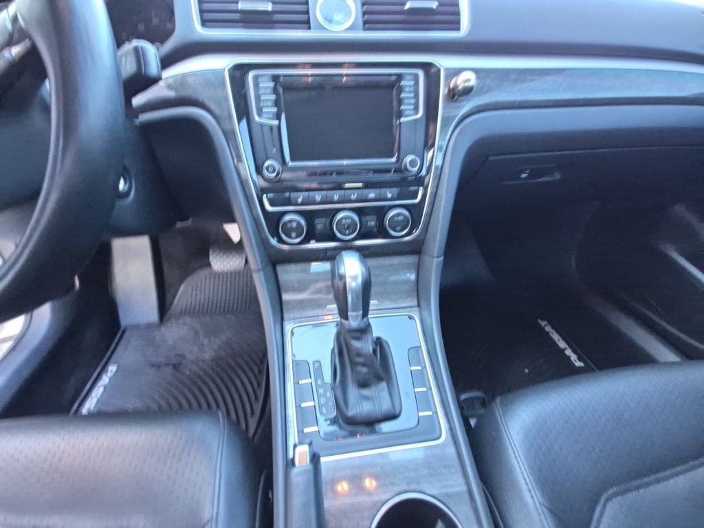 2016 Volkswagen Passat 1.8T SE